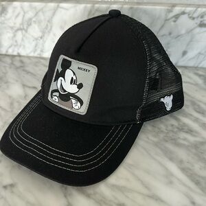Black Mickey Mouse adjustable snap back truckers hat